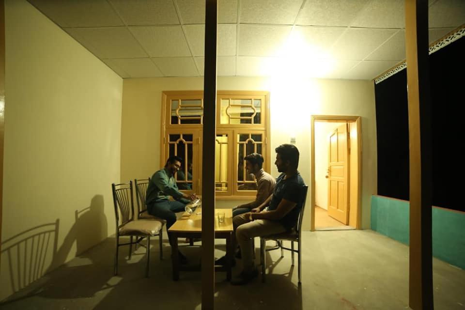 Eden Lake View Hotel Karimabad  Bagian luar foto